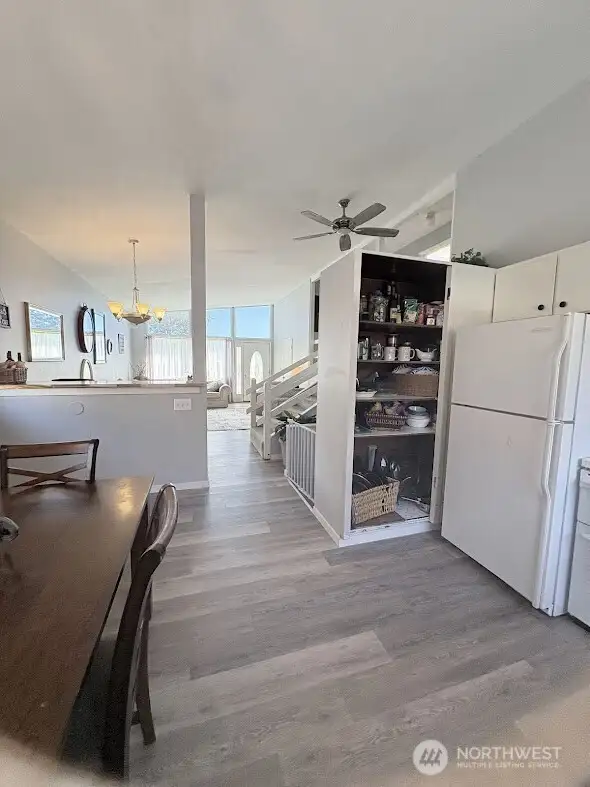 Kitchen- Main Floor