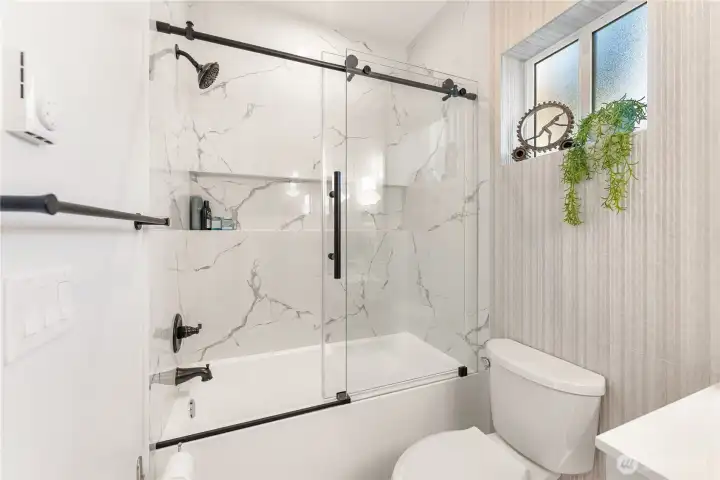 Main floor full bath.