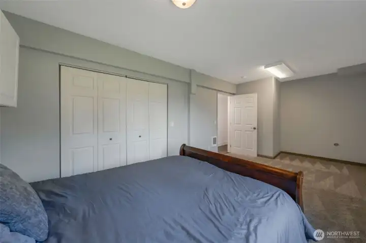 Large downstairs bedroom