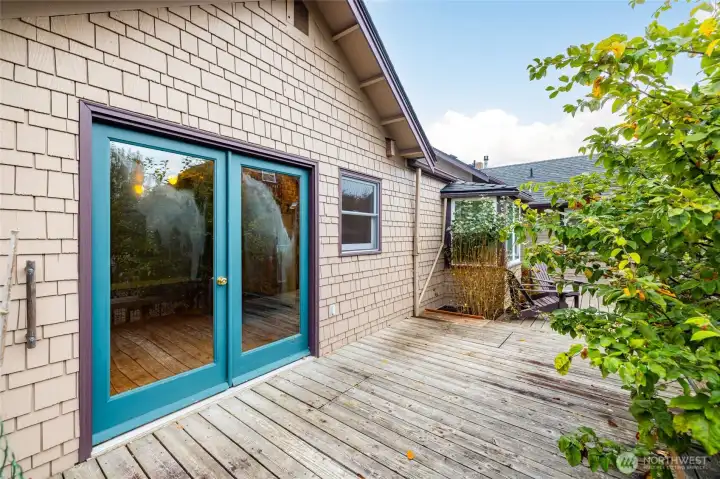 Entertaining deck off bonus room