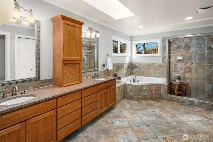 Spacious 5-piece primary bath