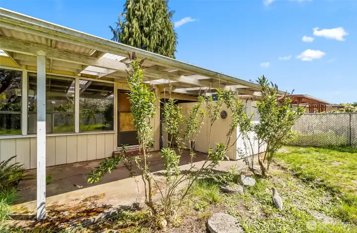 Fully Fenced Back Yard~