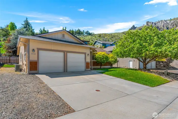 Lots of side yard parking