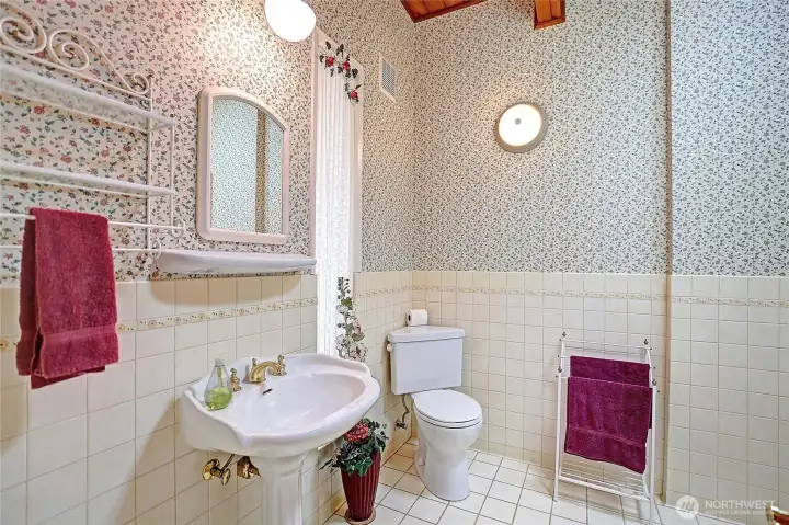 2nd Bathroom w/ Vaulted Ceiling, Skylight and a Custom Corner Commode~