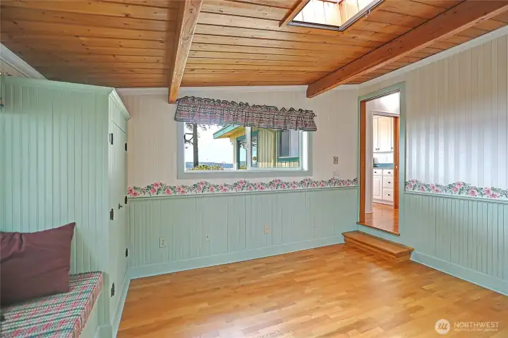 With High-Speed Broadband and Full Utilities, this Would Make a Great Office, Study or Quiet Bedroom~