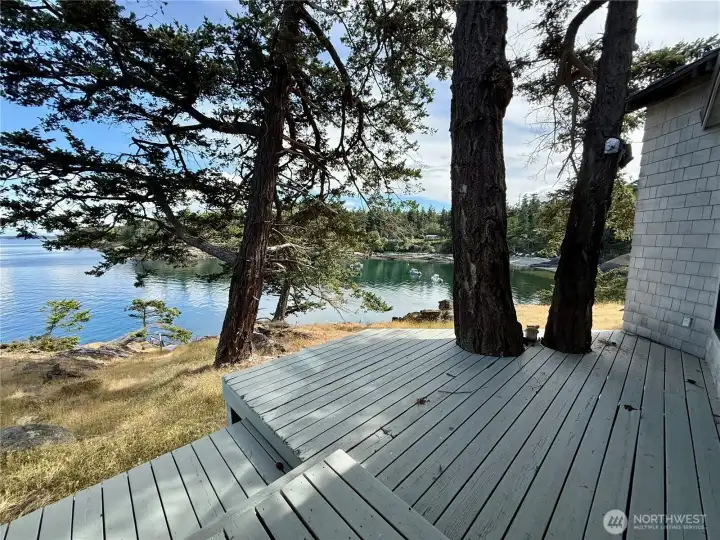 Front deck looking to Reef bay. Front deck looking to Reef bay.