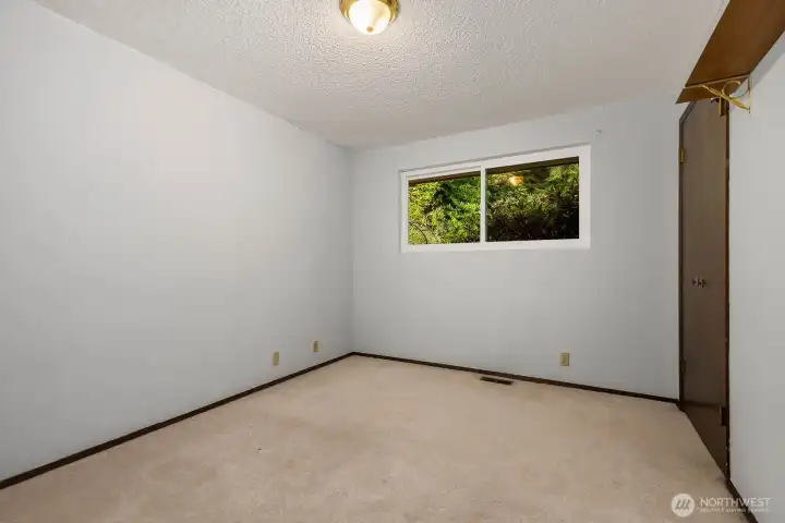 Guest bedroom #1
