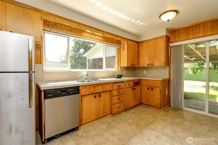 Main Floor Kitchen w/Ample Cabinet Space