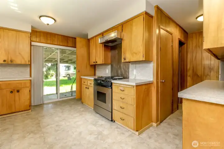 Main Floor Large Kitchen