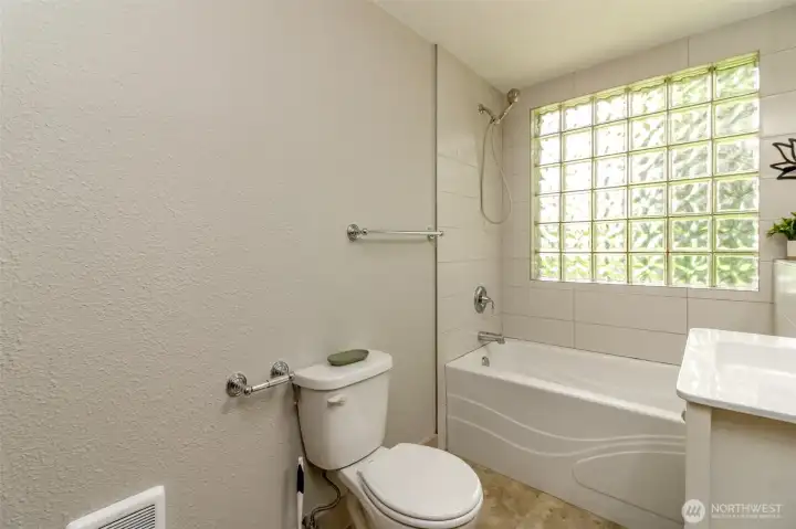 Main Floor Full Bath w/Wall Heat
