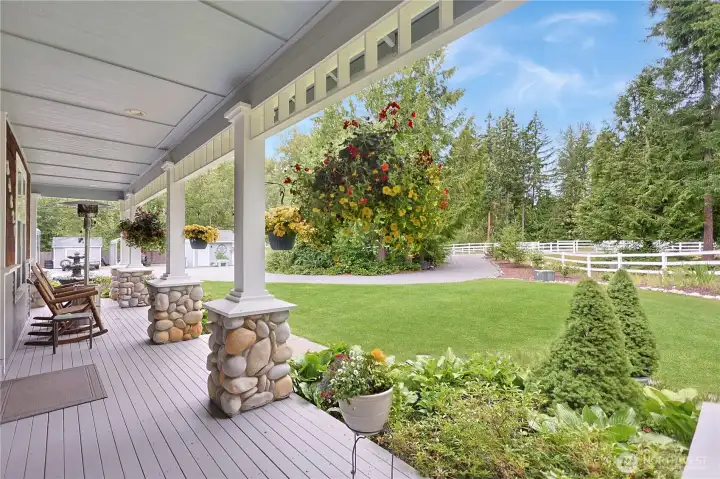 Imagine enjoying your morning coffee here!