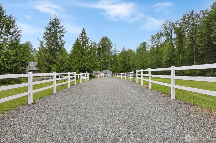 Idyllic drive into your own paradise!