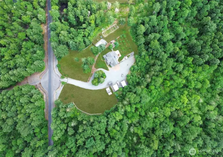 Truly a private paradise tucked into the trees. Do you need room to breath? This is it!