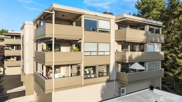 First Floor Condo w Elevator!