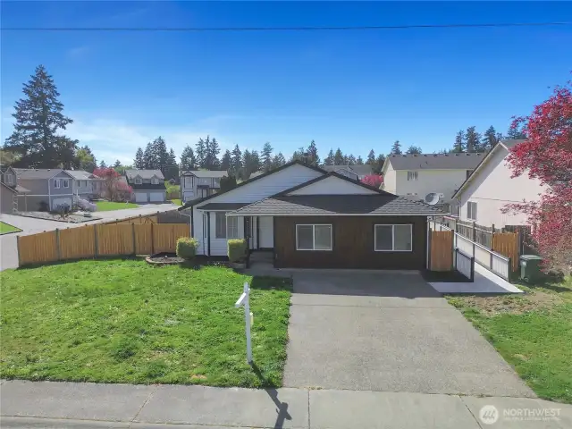 6 bedroom 2 bath home!  with ADA access