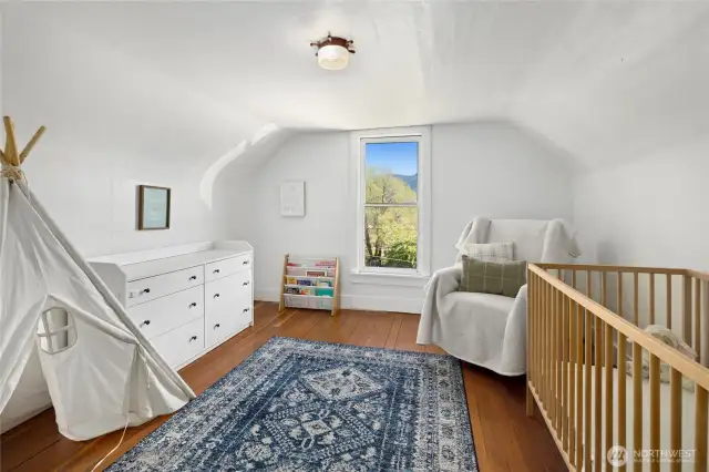 Bedroom 2 upstairs with stunning Peoh Point Views