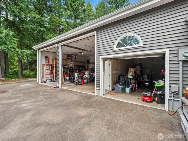 TWO 13ft bays! Plus one standard bay!