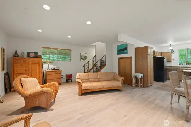 Open floor plan with plenty of natural light