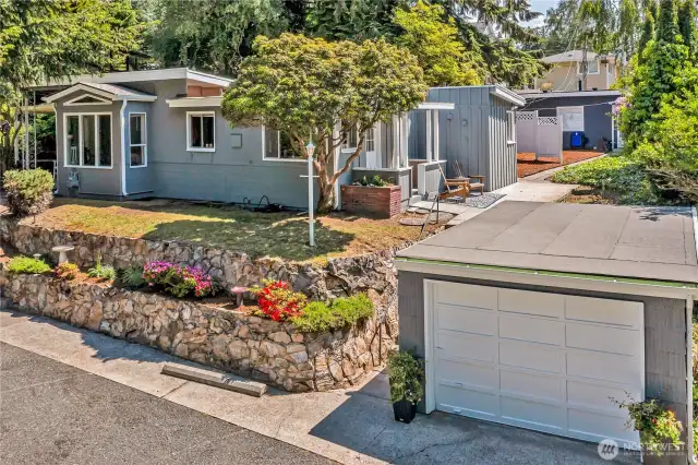 Down a quiet street in University Place sits this charming 2 bed/2 bath home!