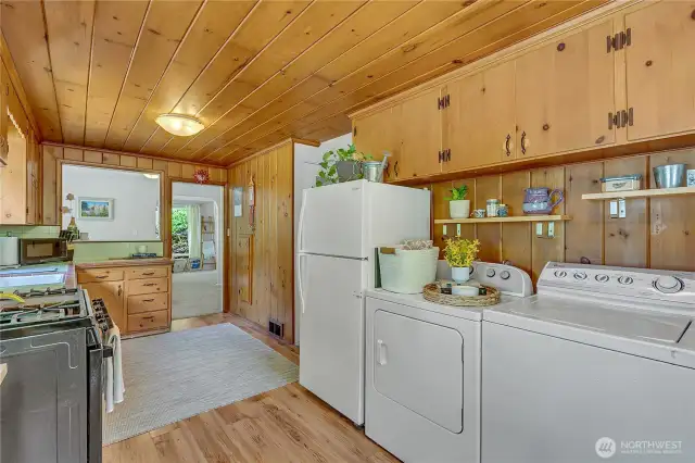 All appliances stay with the home.