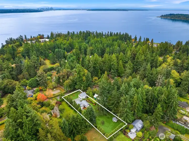 Close to some of the best walking areas on the island, including Manitou Beach.