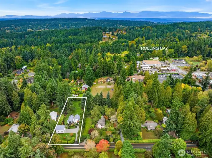 Stroll to Rolling Bay's Via Rosa, Rolling Bay Cafe, Briny Bagels and Bay Hay and Feed.