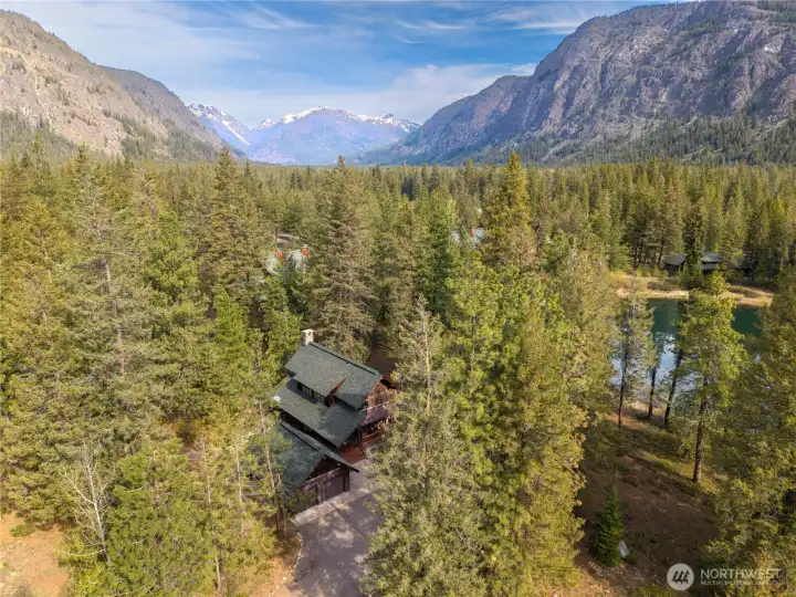 Methow Trails runs through Wilson Ranch and Freestone Inn common areas.