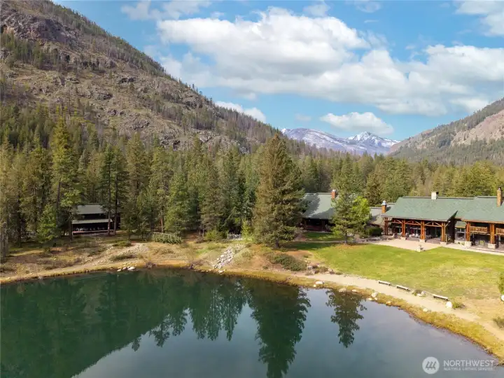 Steelhead Lodge's location rivals the most breathtaking natural settings on Earth.