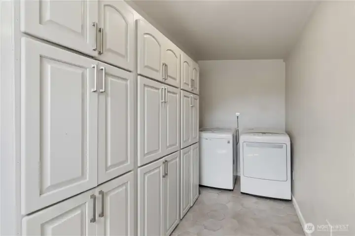 Mudroom/Laundry Room Mudroom/Laundry Room