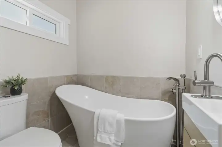 Main Bath with Large Soaking Tub Main Bath with Large Soaking Tub