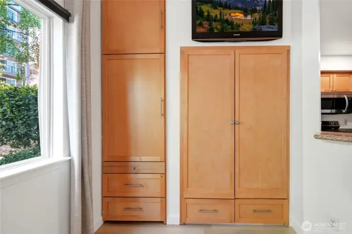 Abundant Storage Built In! Abundant Storage Built In!