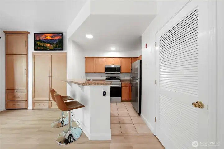 Kitchen with Breakfast Bar Kitchen with Breakfast Bar