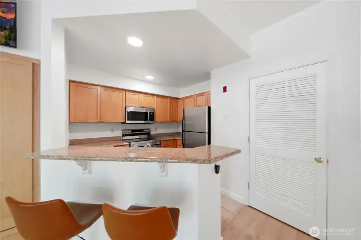 Kitchen with Breakfast Bar Kitchen with Breakfast Bar