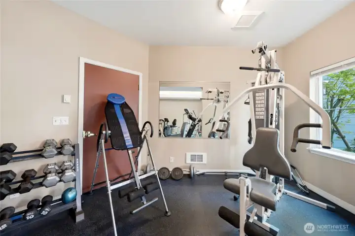 Gym in-building Gym in-building