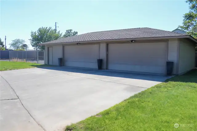 additional 4 car garage