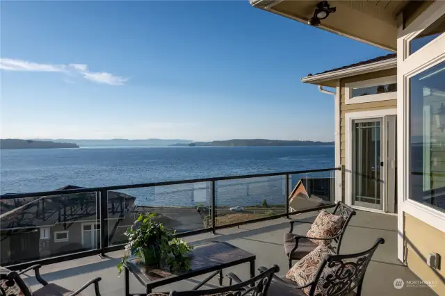 Here’s the patio with unprecedented views just off the kitchen nook