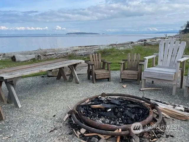 Make memories around the fire pit