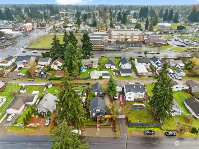 Located 1 block from Fern Hill Elementary, close to I5, shopping, & JBLM