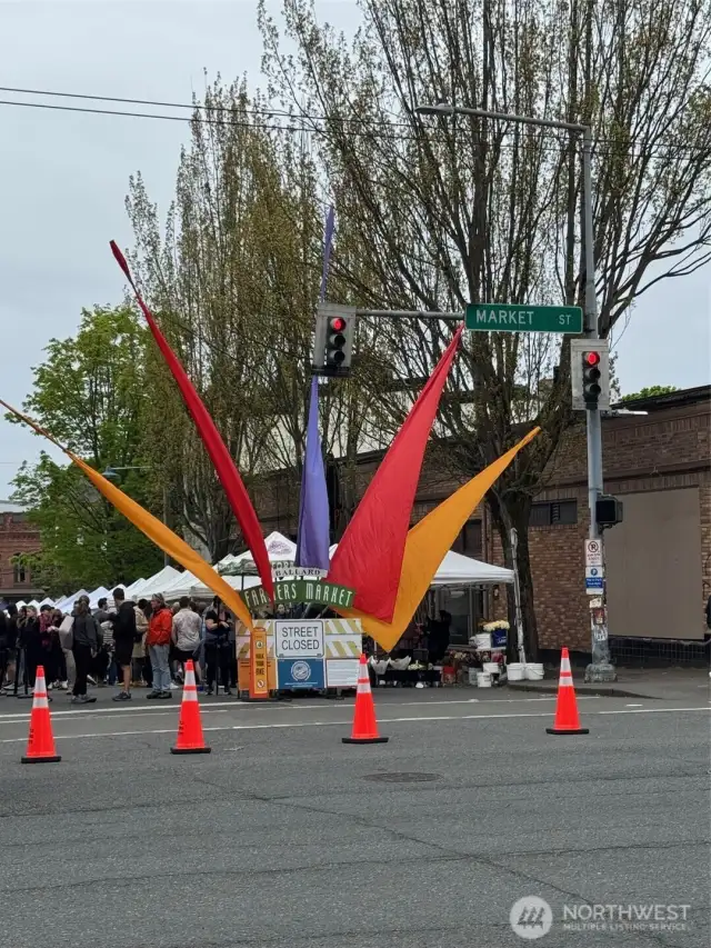 Popular Sunday Ballard Farmers Market 2.5 blocks away!