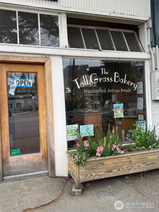 So many yummy things within a few blocks!