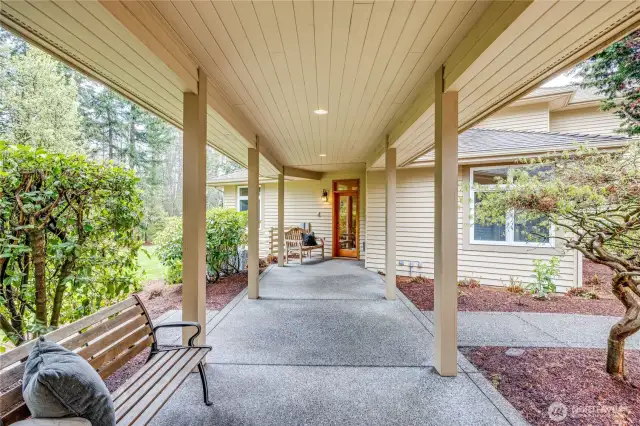 Lovely gardens between home and garage.