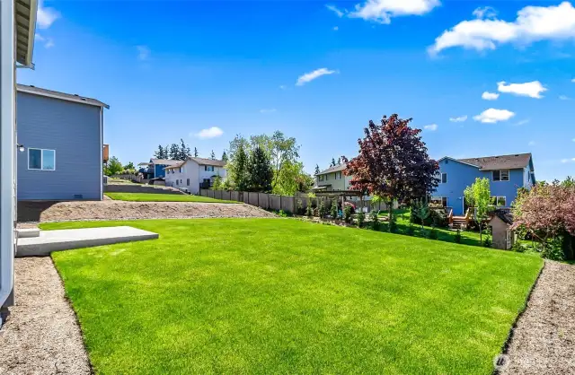 Photographs are for illustrative purposes only. Features, finishes, interior/exterior colors, landscaping and floorplan shown may vary from actual homes built.