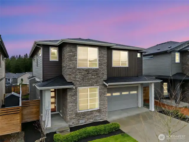 Like-new home in Tehaleh, Sumner-Bonney Lake School District.