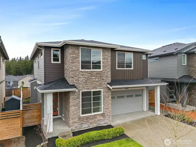 Like-new home in Tehaleh, Sumner-Bonney Lake School District.