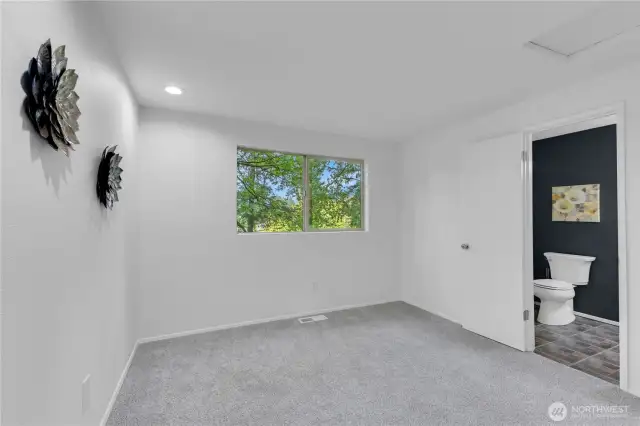 2nd bedroom