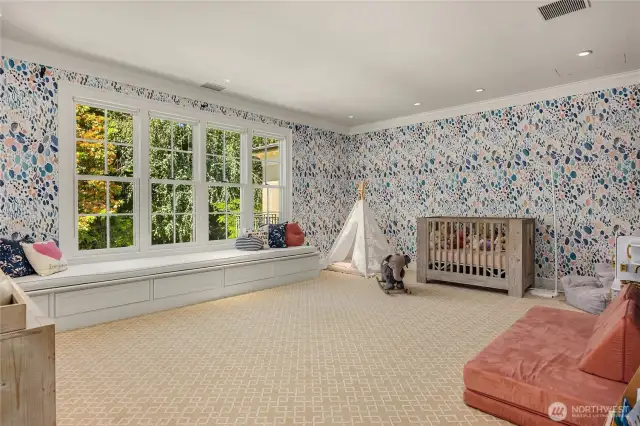 Second bedroom.