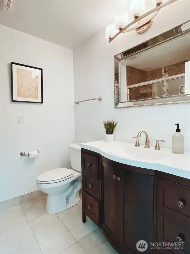 Bathroom Top Floor