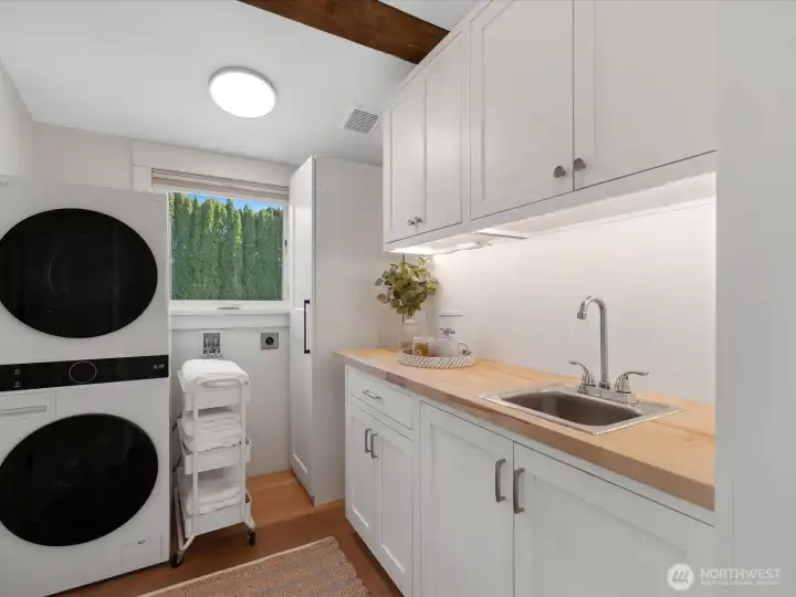 Nealy New Washer & Dryer