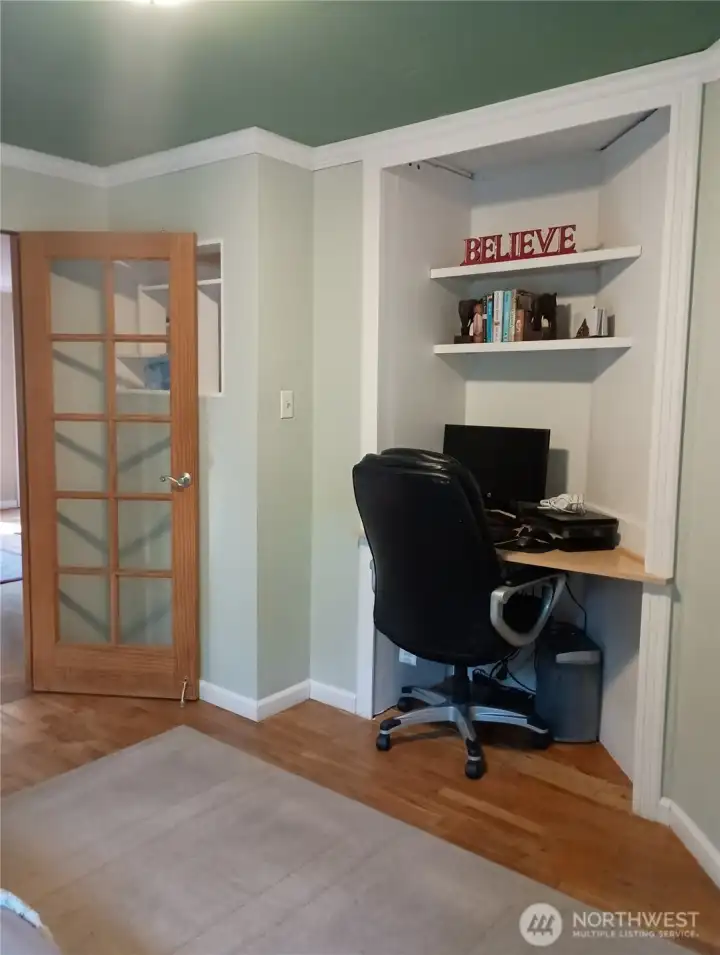 Built-ins in front bedroom.