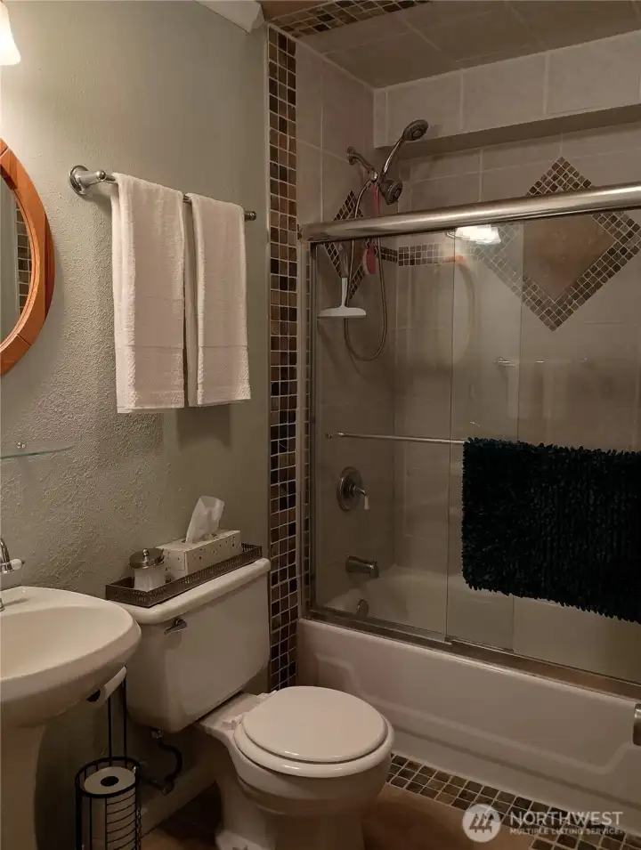 Main bathroom.